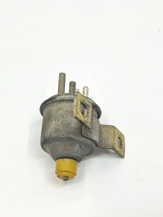 Válvula de vacío Mercedes-Benz OEM 72064900 para E W123 image 5