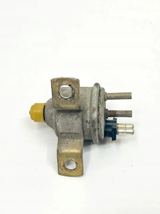 Válvula de vacío Mercedes-Benz OEM 72064900 para E W123 image 6