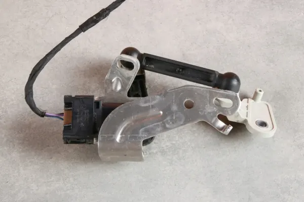 Strålkastarnivåsensor OEM 6895466 Vänster Bak image 5