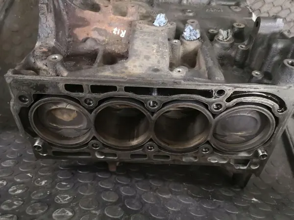Bloco motor usado OEM BLG para Volkswagen Golf V image 5