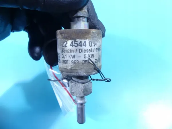 Pompe à carburant OEM 8K0963303 VW Touareg II 10-18 image 3