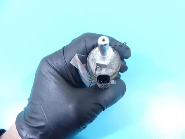 Pompe à carburant OEM 8K0963303 VW Touareg II 10-18 image 4