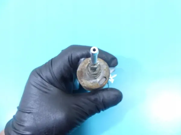 Pompe à carburant OEM 8K0963303 VW Touareg II 10-18 image 5