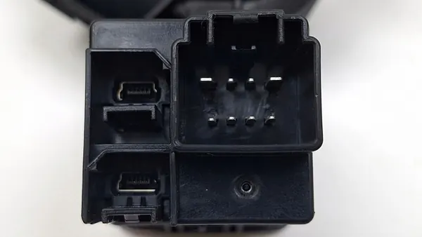 Toma AUX Jeep Compass 2019 6XG28DX9AC image 5