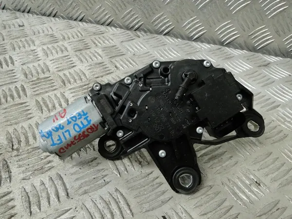 Takapyyhkijän mekanismi VW Touran 1T 1T0955711D image 4