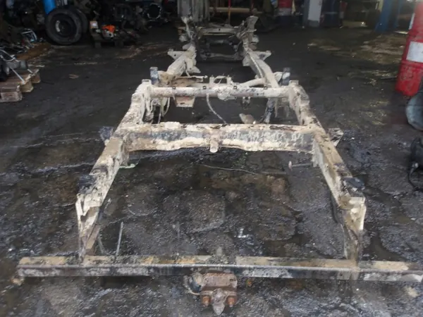 Rahmen Fahrgestell Mitsubishi L200 2006 OEM Gebraucht image 2