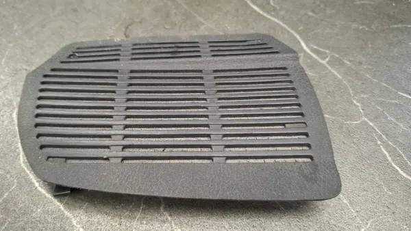 OEM 1166801607 Tampa Alto-Falante Dianteiro Direito Mercedes image 2
