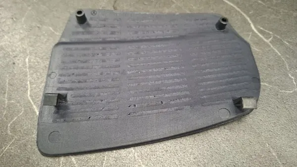 OEM 1166801607 Tampa Alto-Falante Dianteiro Direito Mercedes image 3