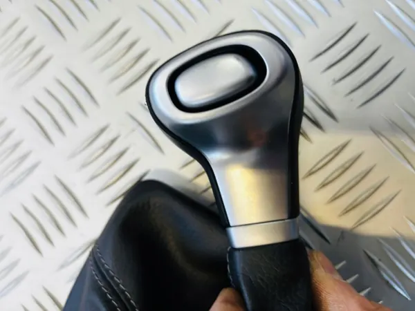 Pommeau de vitesse automatique KIA STONIC 22R GT-LINE - OEM image 3