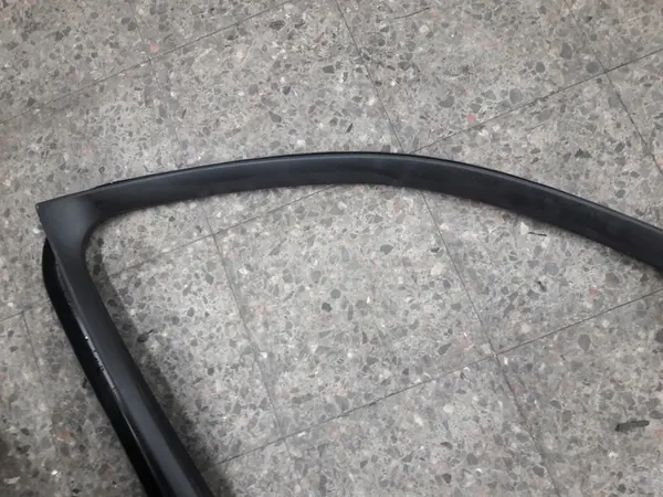 Moldura de puerta delantera derecha BMW X5 G05 3.0L OEM 51357445512 image 4