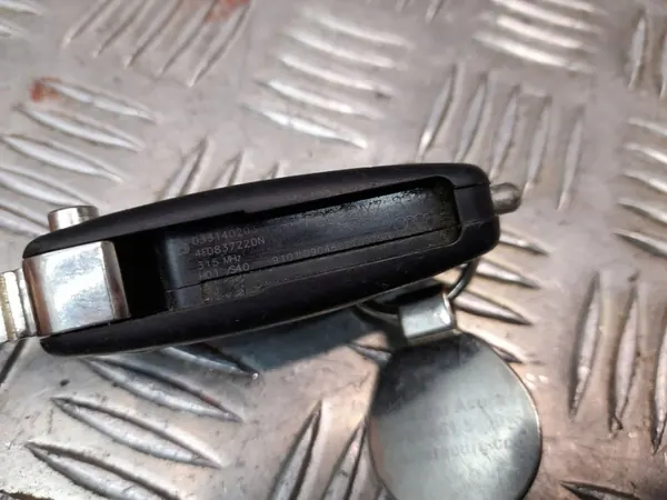 Audi A6 S6 C6 2009 Nyckel / Tändkort OEM 4F0837220N image 4