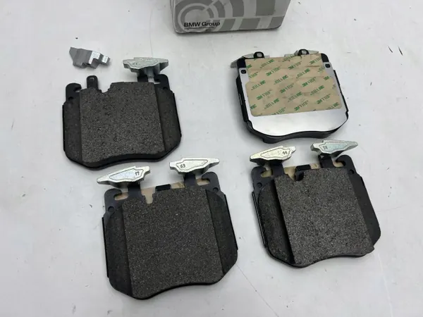 OEM 6889585 frambromsbeläggssats för BMW G14 G16 G30 G32 image 6