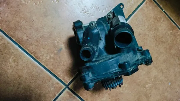 OEM WORAD2366 Boîtier Thermostat Pompe Eau VW Jetta image 7