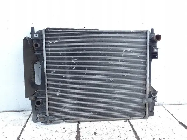 Jaguar XF X250 Waterradiator OEM ARA301735 image 2