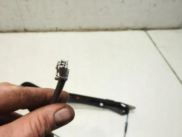 Baklucköppningssensor Höger OEM 426607-10250 Nissan Murano image 3