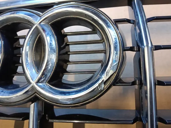 Grille moteur chromée AUDI Q3 83A OEM 83A853651E image 4