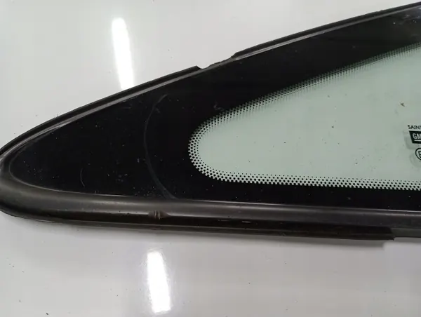 Opel Corsa D vänster fram liten triangelruta OEM image 3