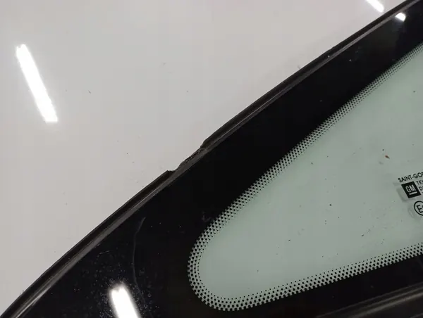 Opel Corsa D vänster fram liten triangelruta OEM image 4