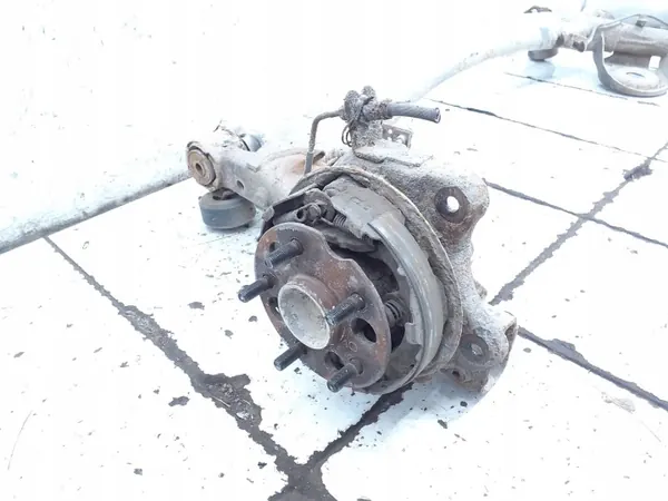 Toyota Avensis Verso achterbalk OEM ARA312151 image 3