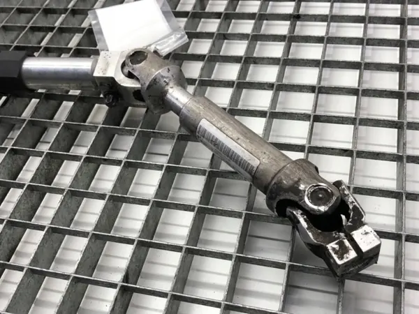 Eje de columna de dirección OEM 6864137 BMW F16 3.0 image 3