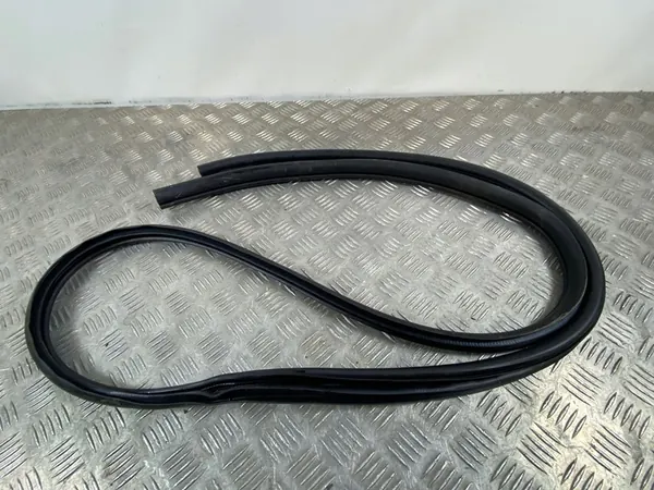 Vedação da porta dianteira Subaru Forester SK 2025 FOB54742 image 1