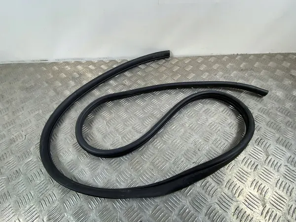 Vedação da porta dianteira Subaru Forester SK 2025 FOB54742 image 2