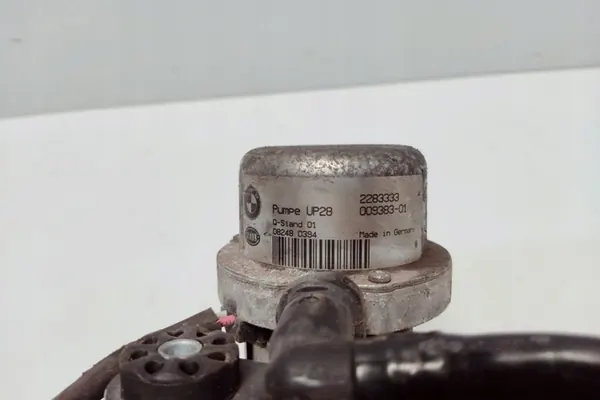 Imupumppu BMW 3 COUPE (E92) 4.0L bensiini OEM 2283333 image 3