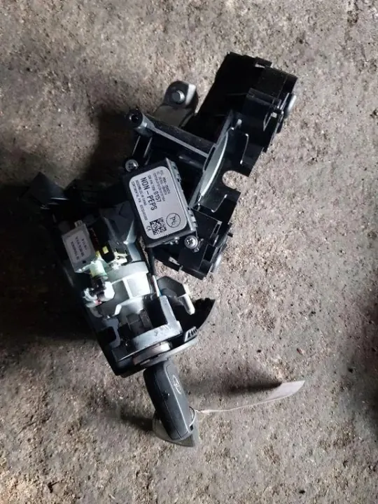 Contacteur d'allumage OEM 22762557 pour Opel Astra J image 2