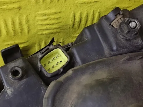 Chrysler Voyager IV oikea etuvalo OEM 04857830AC image 5