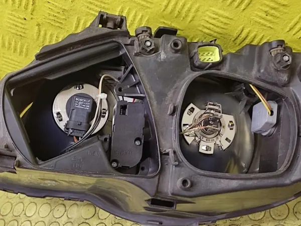 Chrysler Voyager IV oikea etuvalo OEM 04857830AC image 6