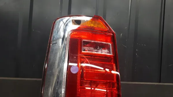Lámpara trasera izquierda Volkswagen Caddy IV image 3
