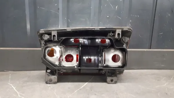 Lámpara trasera izquierda Volkswagen Caddy IV image 5