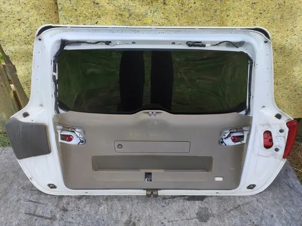 Audi Q5 Takaluukku 2008-2016 OE 8R0827023C image 8