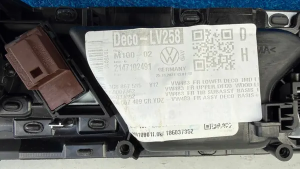 Moldura Puerta VW Arteon OEM 3G8867585 con Altavoz image 7
