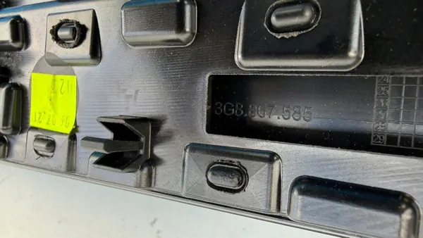 Moldura Puerta VW Arteon OEM 3G8867585 con Altavoz image 8