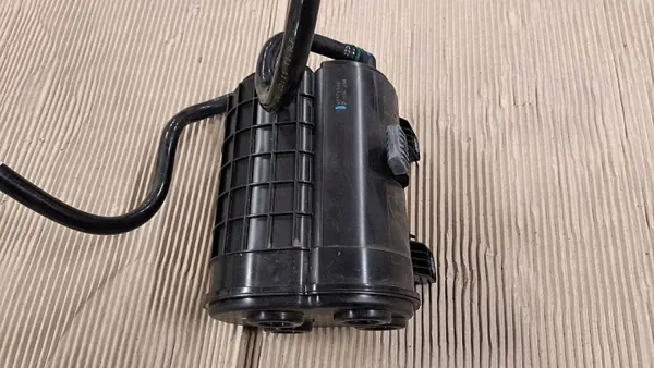 Filtro de carbón BMW OEM 7486244 para X5 G05 LCI XM G09 image 3