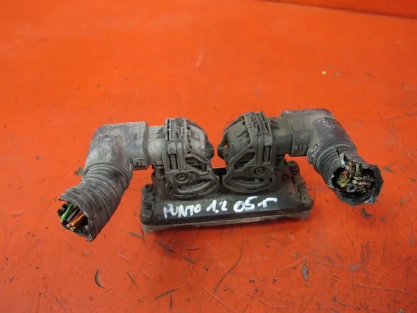 Unité de contrôle moteur Fiat Punto 1.2 OE 55195641 image 3