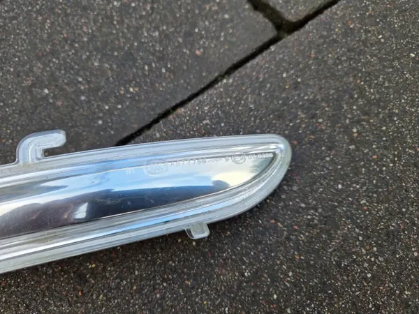 OEM 23962832 Rechtsblinker für Peugeot 208 I image 4