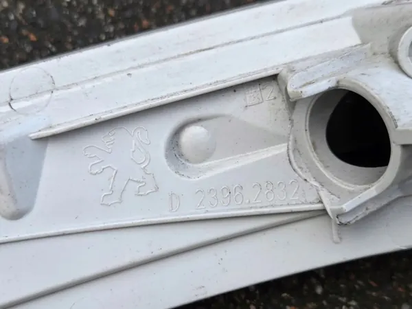 OEM 23962832 Rechtsblinker für Peugeot 208 I image 7