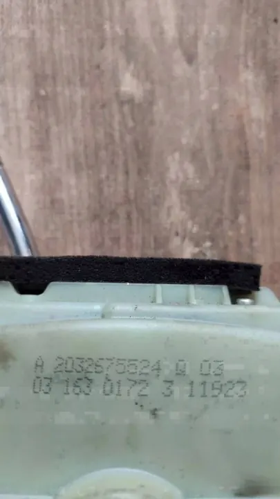 Selector de cambios Mercedes-Benz C W203 OEM A2032675524 image 4