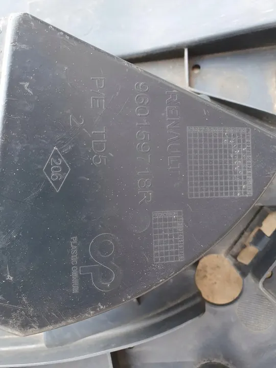 Nedre stötfångardeksel Renault Trafic III image 10