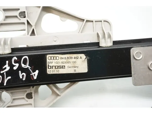 Audi A4 Sähkökäyttöinen Ikkunannostin Takana Oikea 2010 image 3