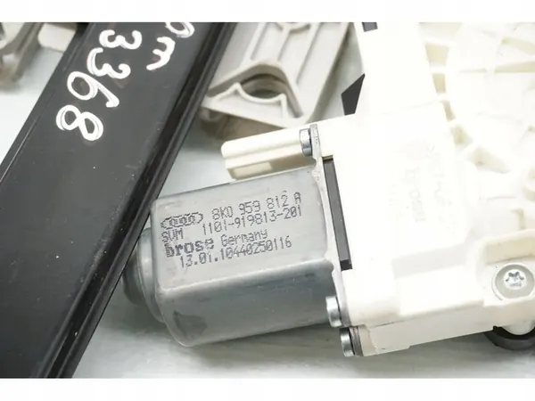 Audi A4 Sähkökäyttöinen Ikkunannostin Takana Oikea 2010 image 4