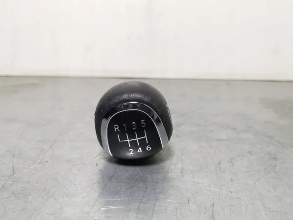Pommeau de vitesse Nissan OEM FBZ14529 - État utilisé image 2