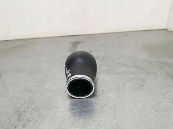 Pommeau de vitesse Nissan OEM FBZ14529 - État utilisé image 3