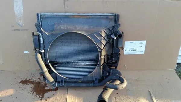 Iveco OE 504045489 Radiador de agua image 4