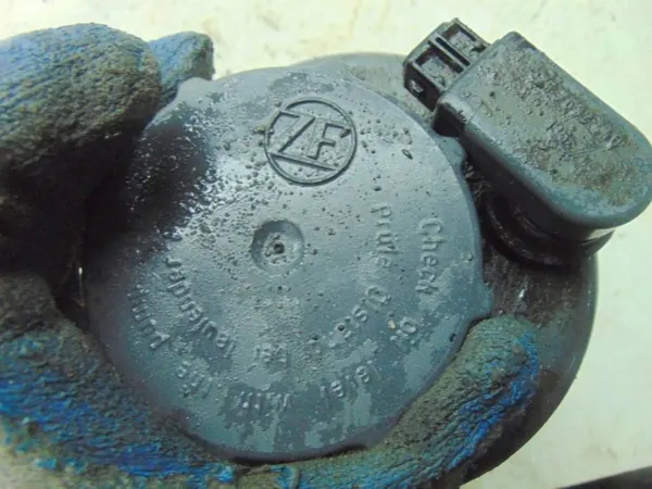 Réservoir de direction assistée ZF pour Mercedes 1823 Econic image 7
