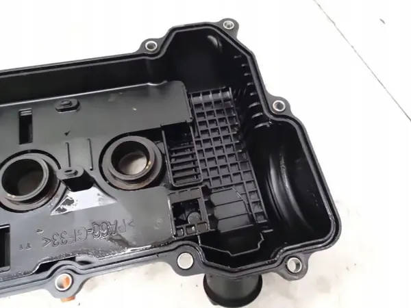 Cubierta de seguidor de levas Mitsubishi OE PA66GF33 - Usado image 7