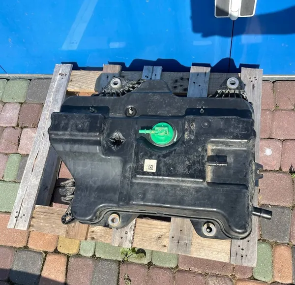 Réservoir AdBlue Renault Trafic III 3 Vivaro Talento image 2