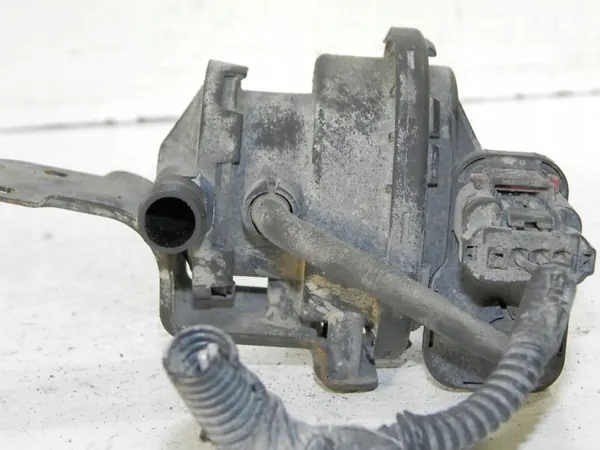 Jeep Cherokee KJ toissijainen ilmapumppu OEM 04891416AB image 3